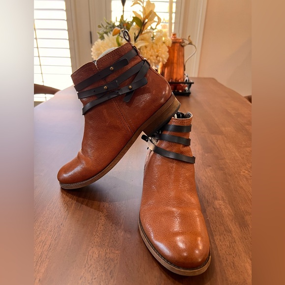 Franco Sarto Cognac Leather Ankle Boots Moto Biker Strap Zip Up Booties Sz 8 - Picture 2 of 9
